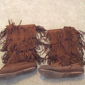 Fringe boots